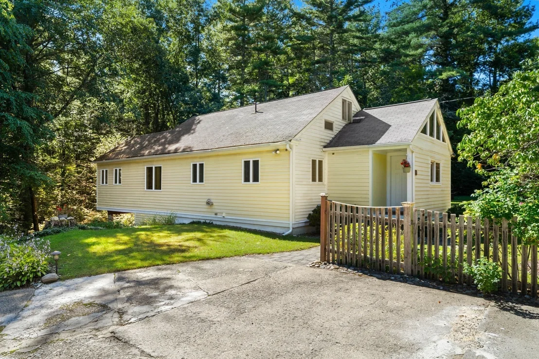 Photo of 64 Lakeside Dr
