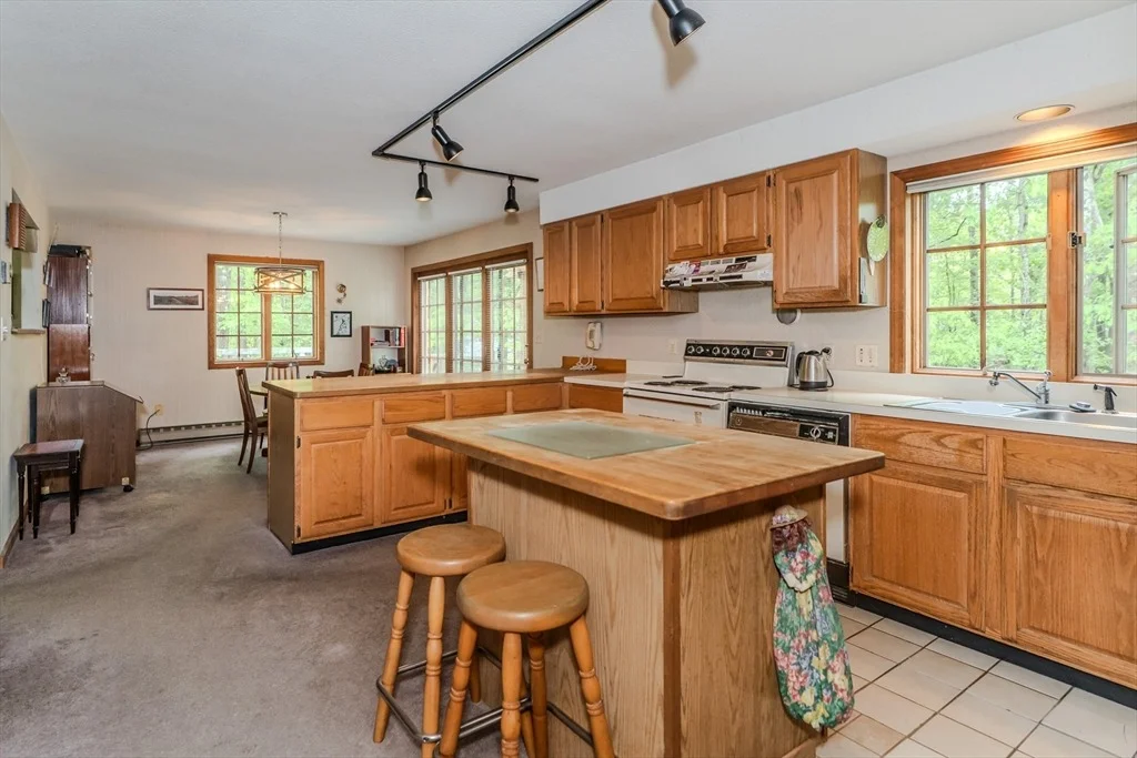 Photo of 102 Larkspur Dr
