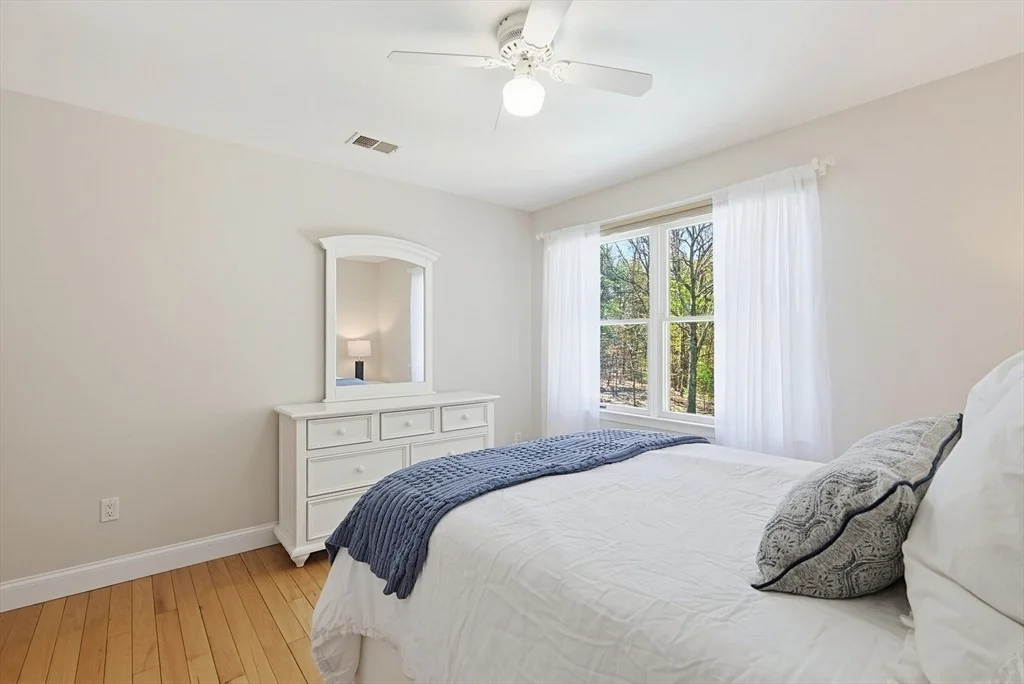Photo of 8 Weyman Ln