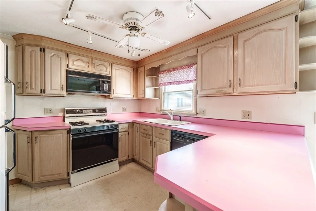 Photo of 183 Brookside Cir