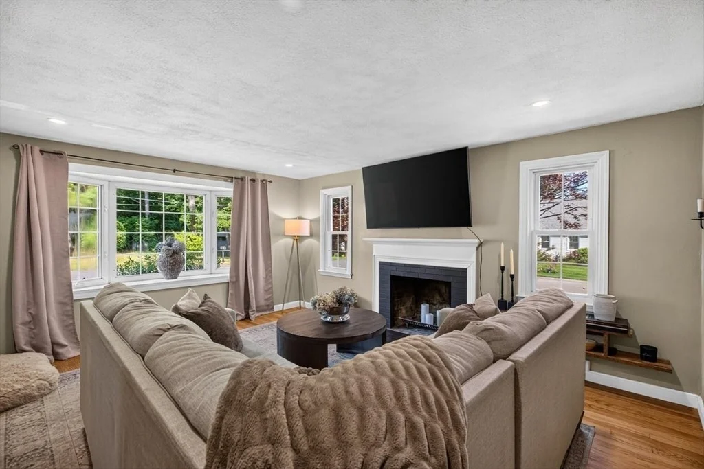 Photo of 20 Westernview Cir