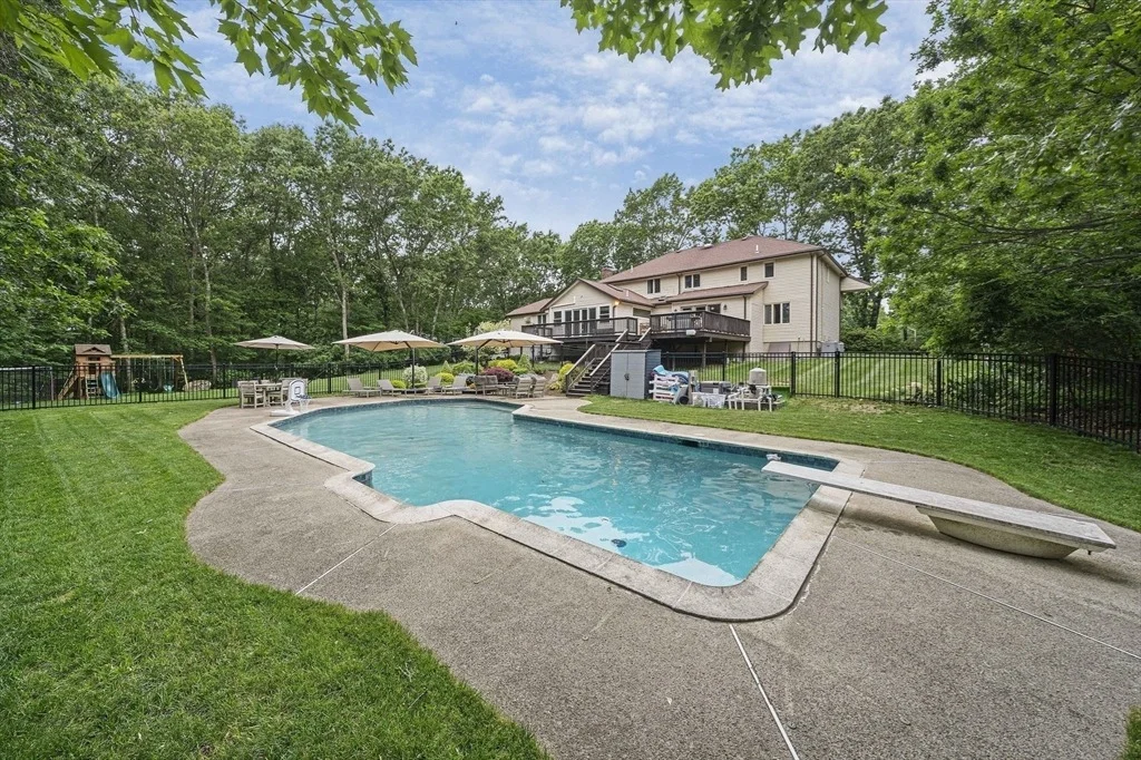 Photo of 42 Eisenhower Dr