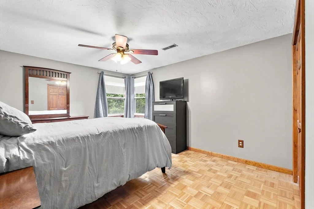 Photo of 37 Angelo St