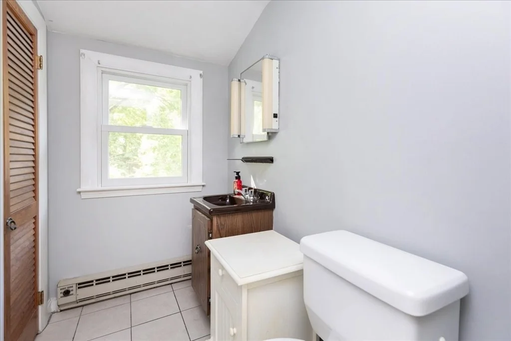 Photo of 34 Roosevelt Ave