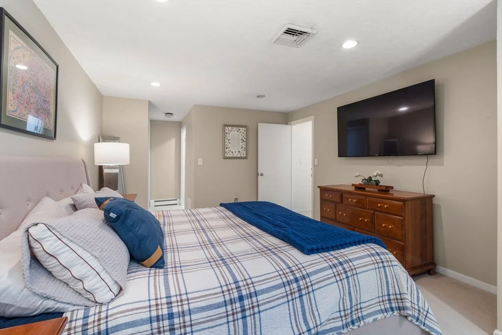 Photo of 18 Hearthstone Cir