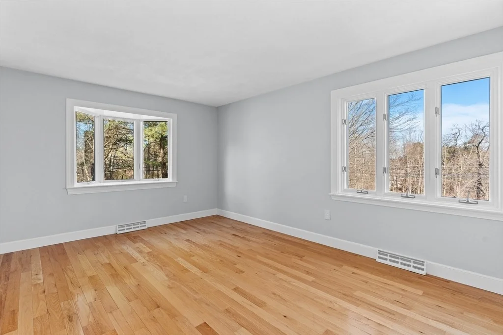 Photo of 676 Salem End Rd