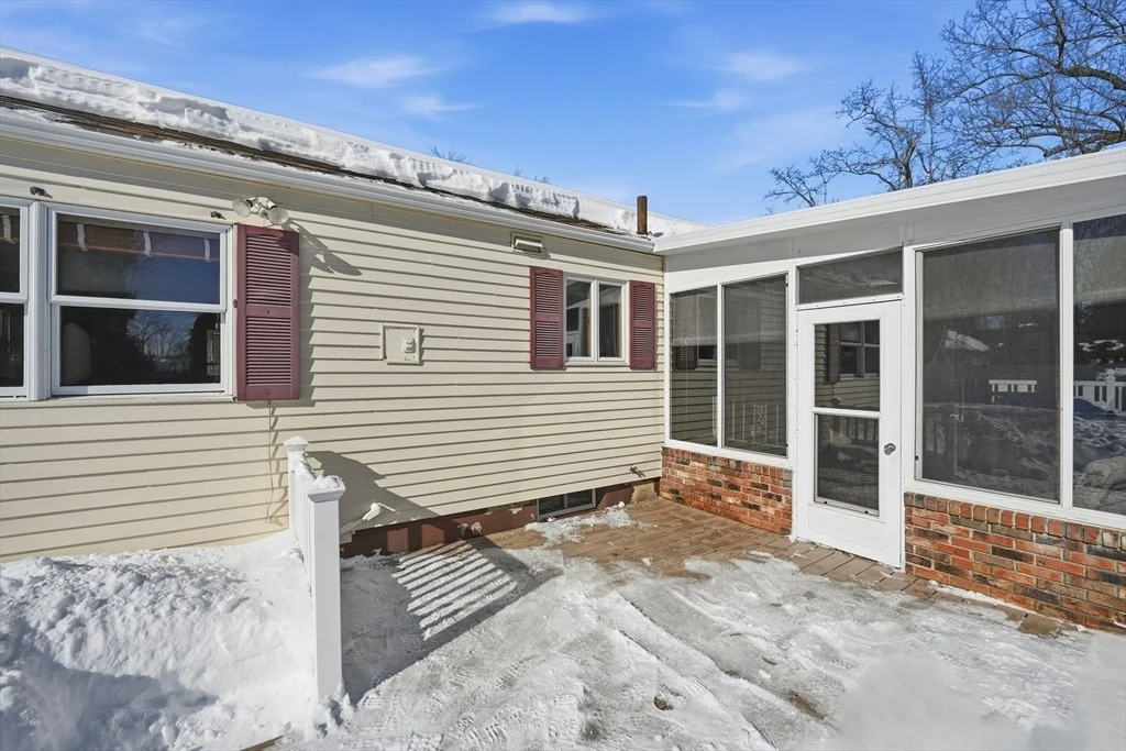 Photo of 144 River Rd