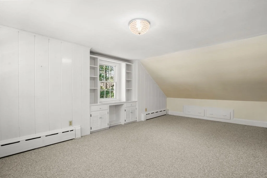 Photo of 492 Delano Rd