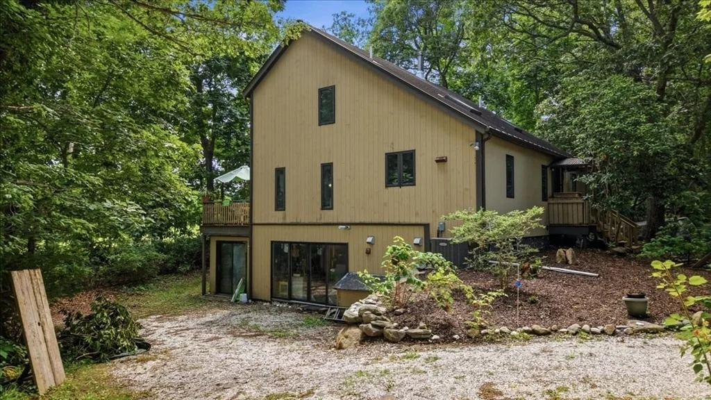 Photo of 1746E Drift Rd