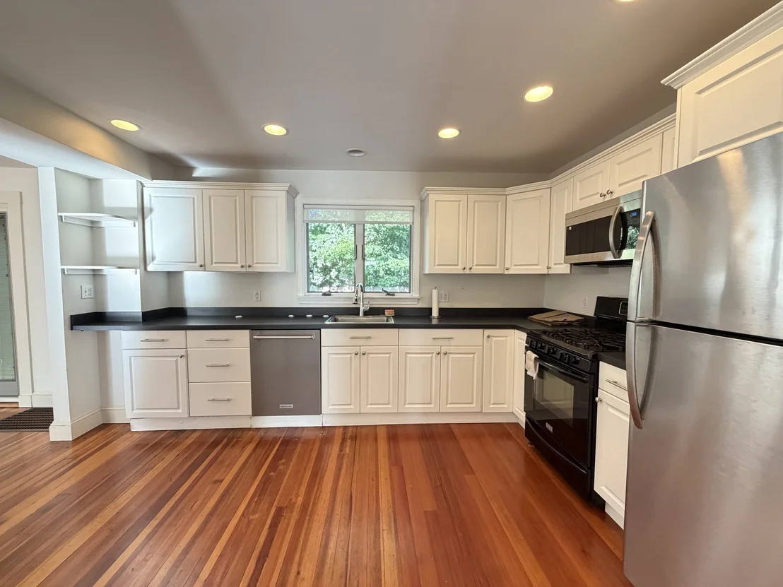 Photo of 17 Russell Rd