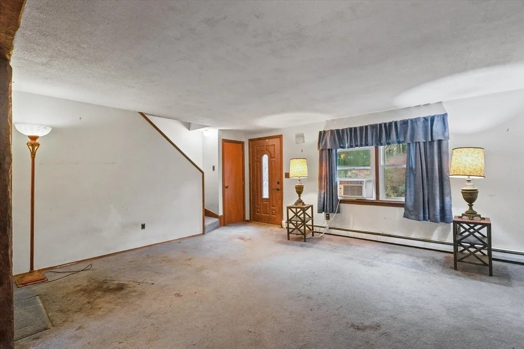 Photo of 601 Flathill Road