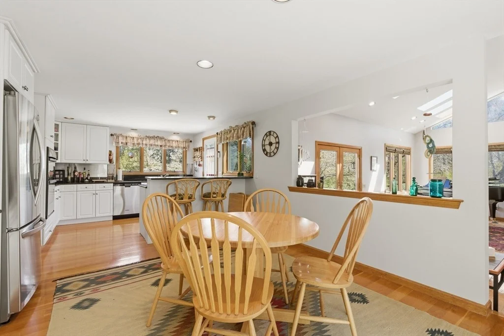 Photo of 641 Salem End Road