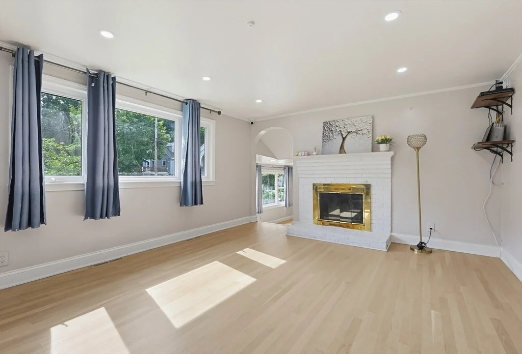 Photo of 14 Lewis Rd