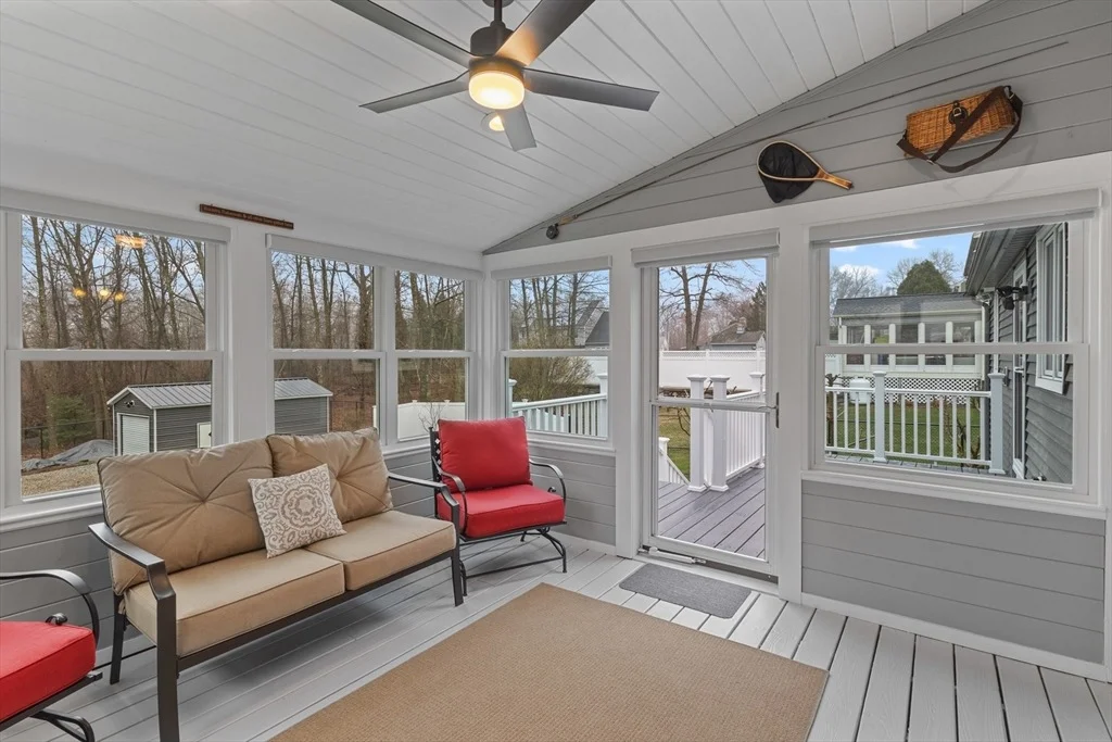Photo of 16 Flint Pond Rd