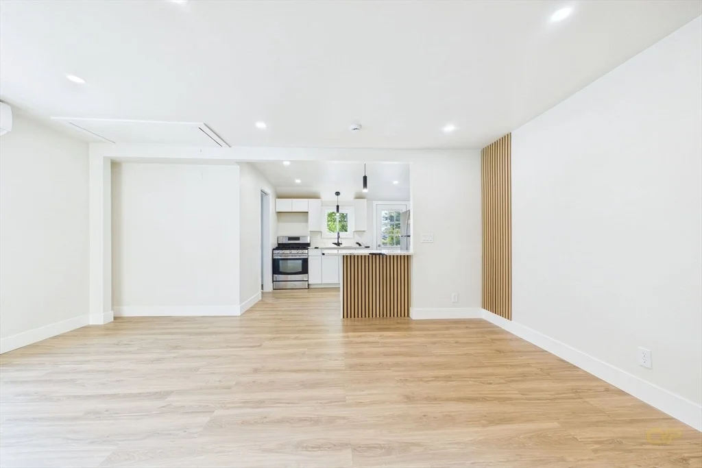 Photo of 6 Pinehurst Dr