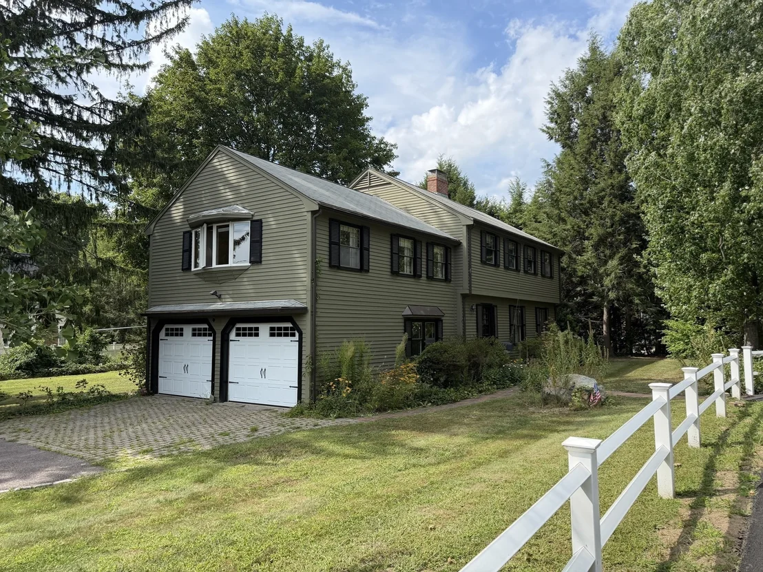 Photo of 484 Weston Rd