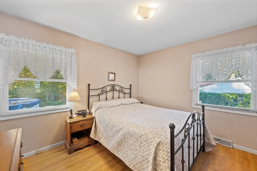 Photo of 6 Hingham Rd