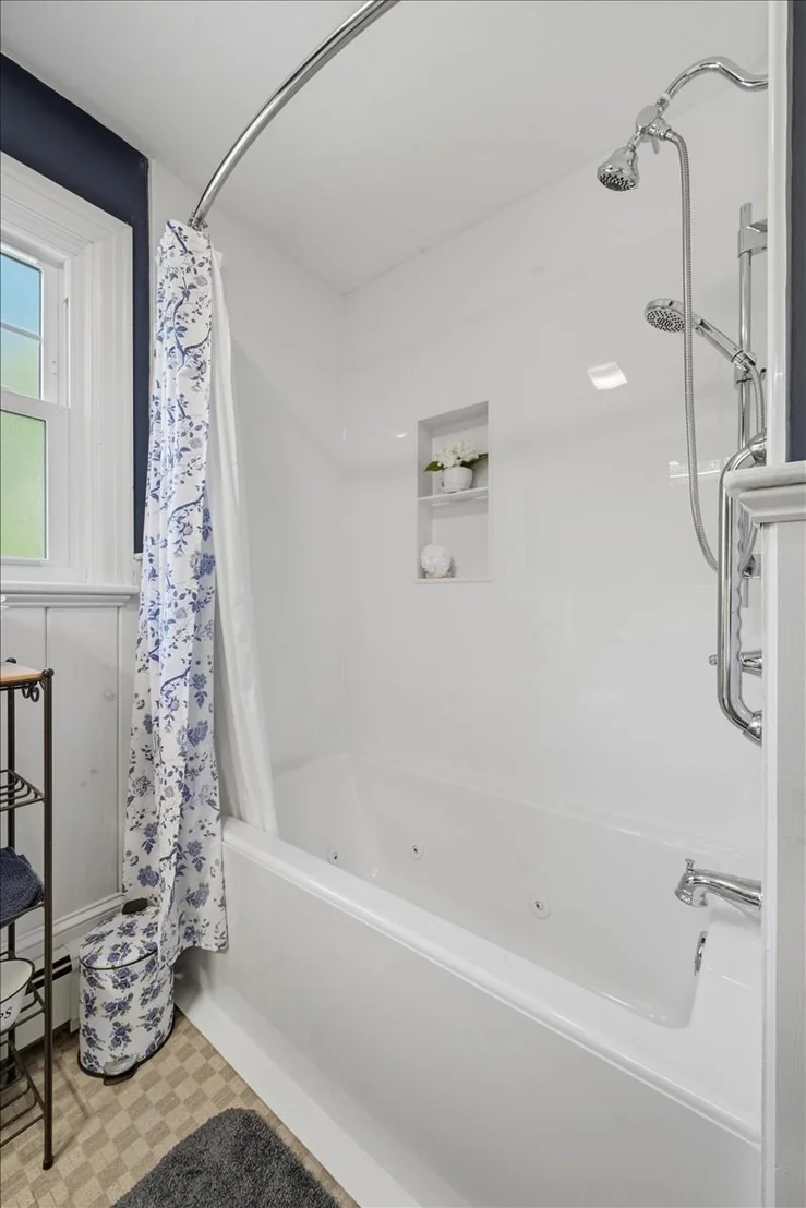 Photo of 131 Henry St