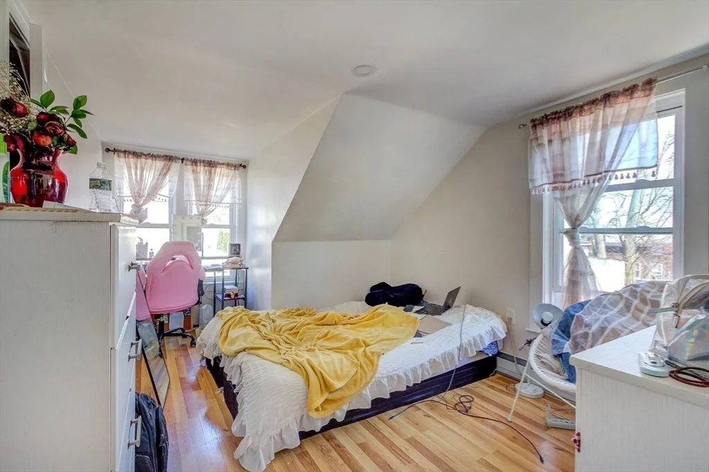 Photo of 546 Snell St
