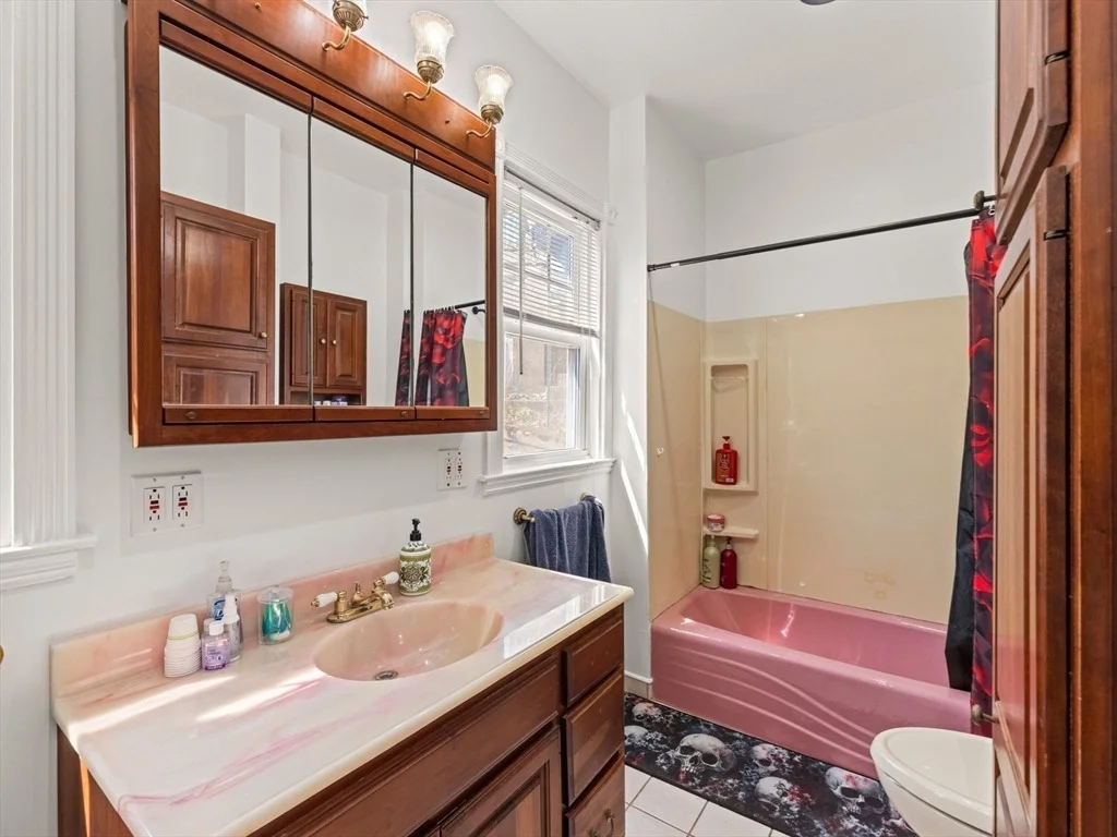 Photo of 72 Cook St