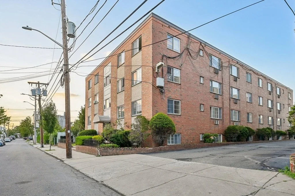 Photo of Unit 23 at 21 Staples Ave