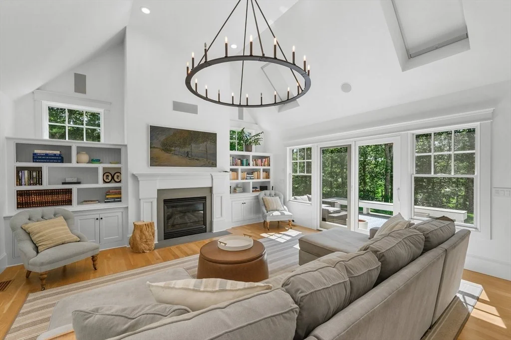 Photo of 239 Oxford Drive