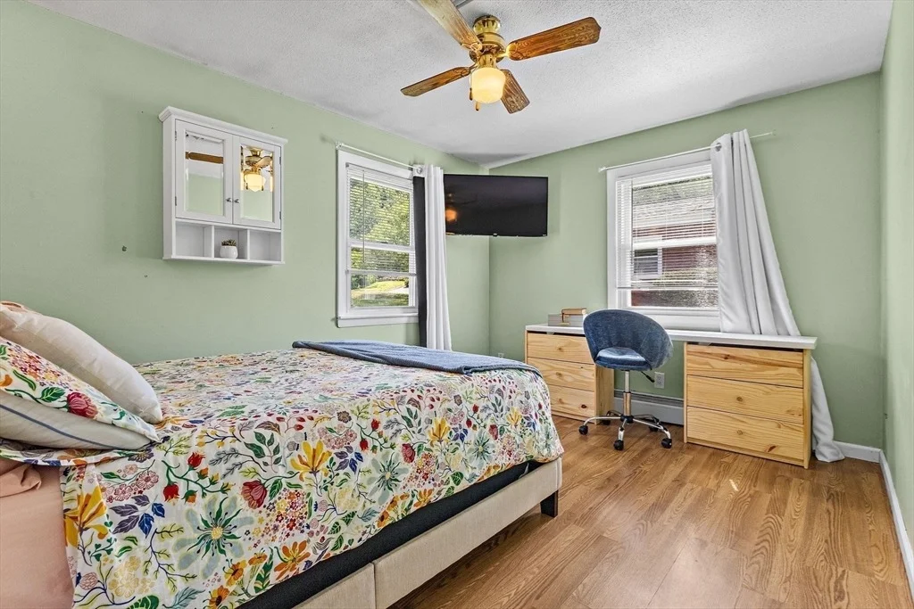 Photo of 28 Lillian Ter
