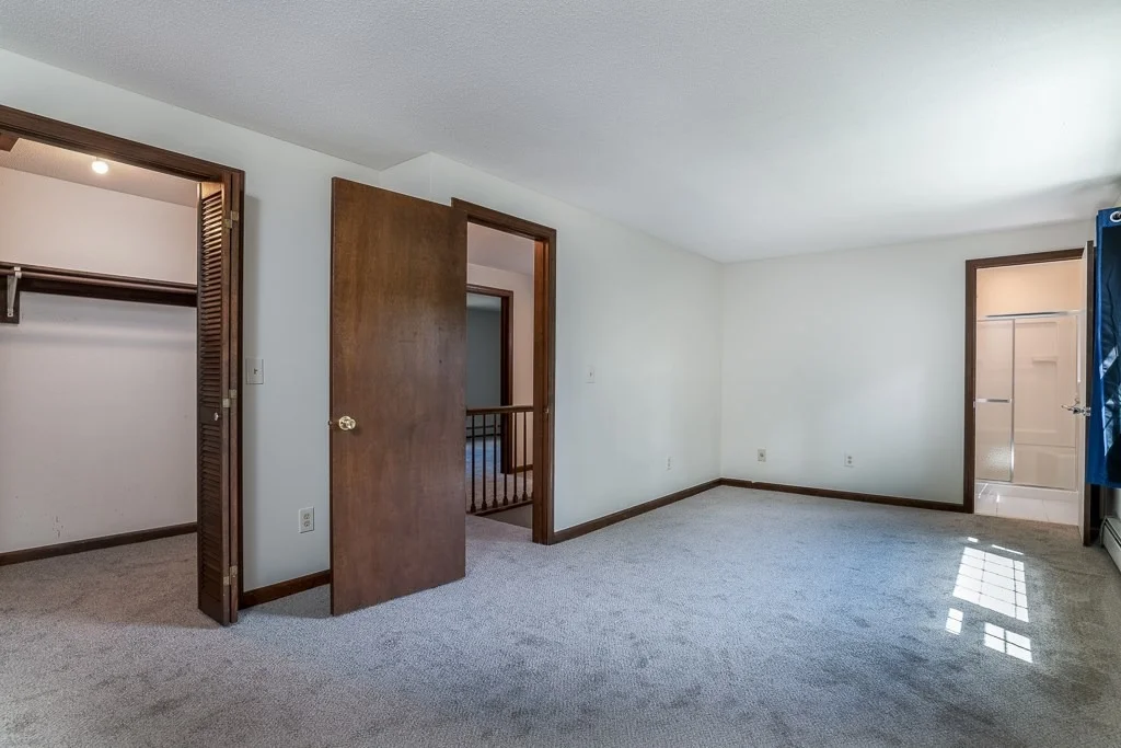 Photo of 184 Cambridge Cir