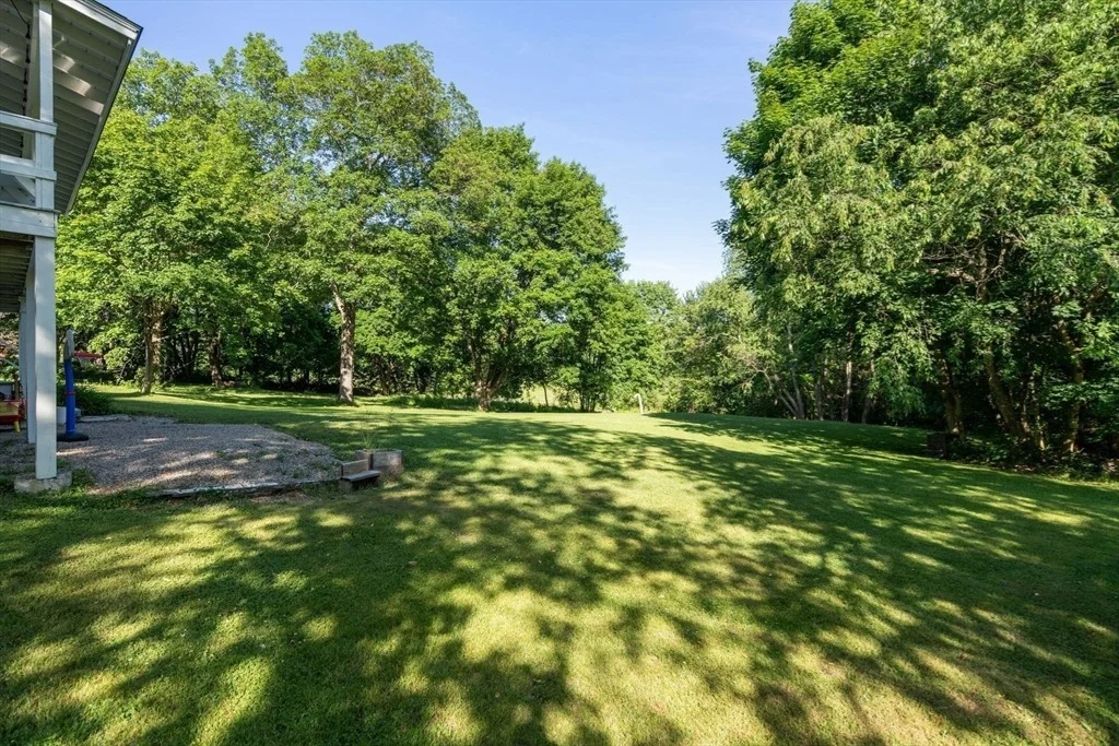 Photo of 339 Boston Rd