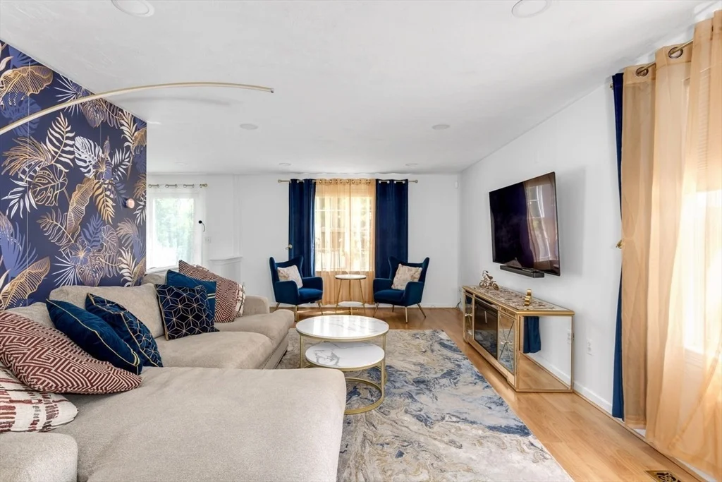Photo of 49 Palomino Dr