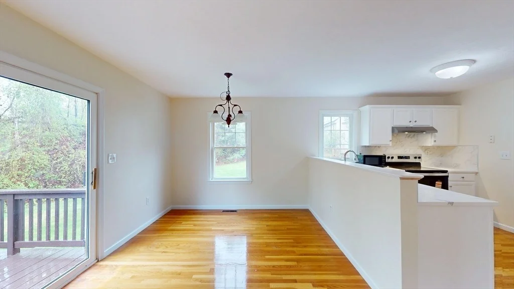 Photo of 8 Westside Dr