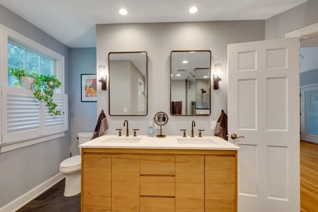Photo of 37 Spruce Rd