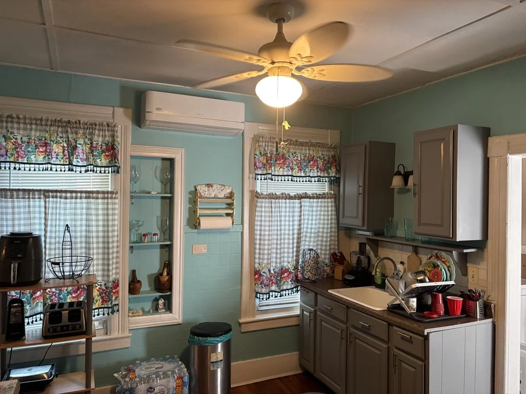 Photo of 139 Tiffany St