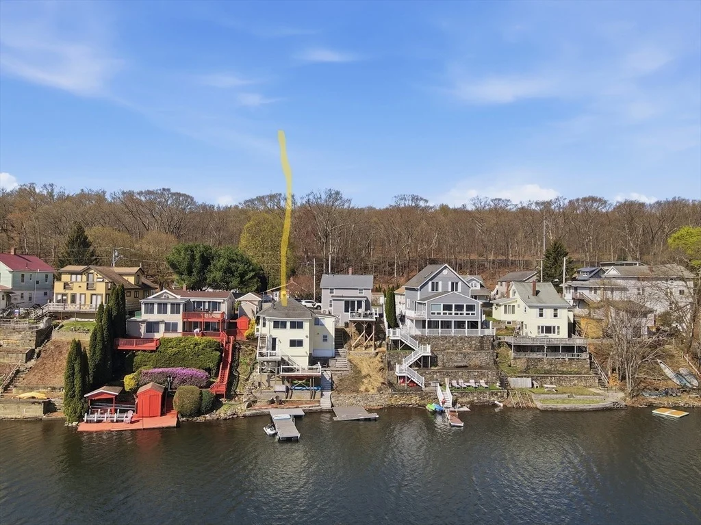 Photo of 411B Lake Avenue