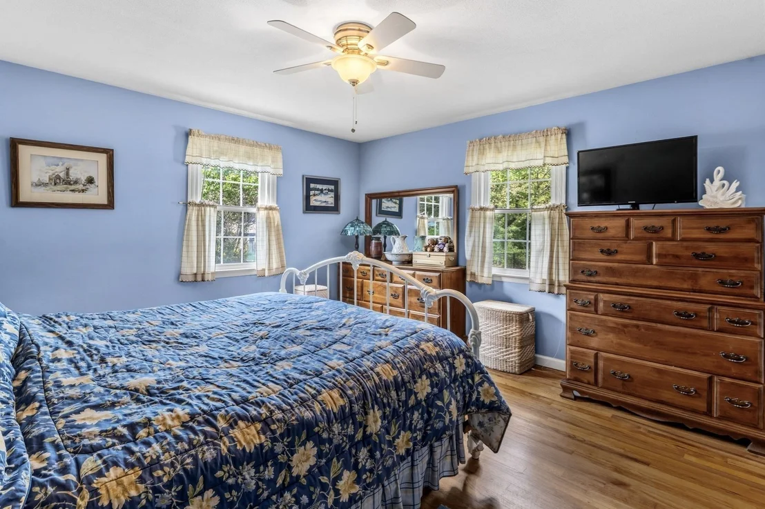 Photo of 207 Loudville Road