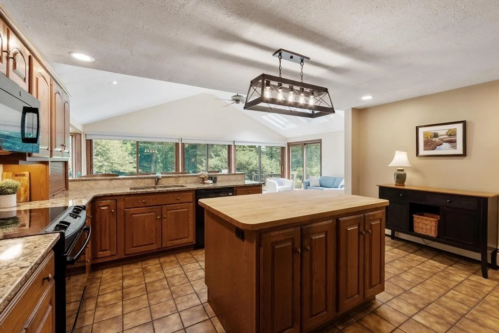 Photo of 105 Slough