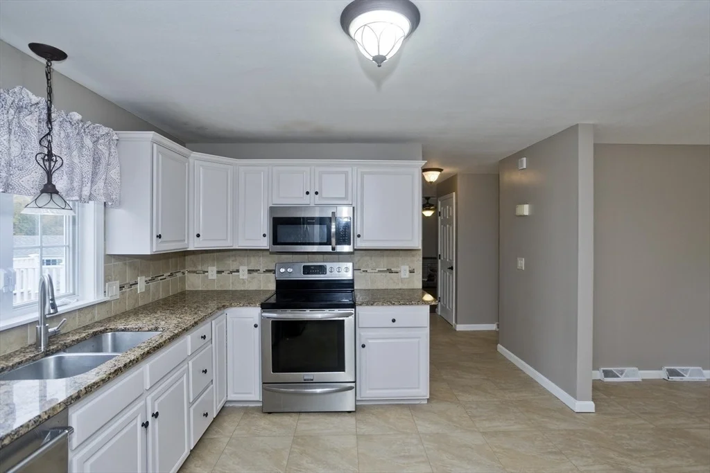 Photo of 76 Shaker Rd