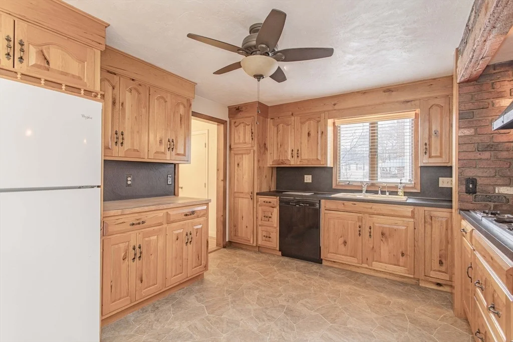 Photo of 71 Vallaro Rd