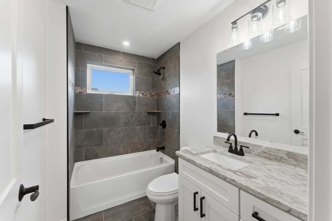 Photo of 36 Colonial Rd.