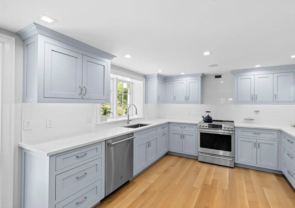 Photo of 1164 Main St