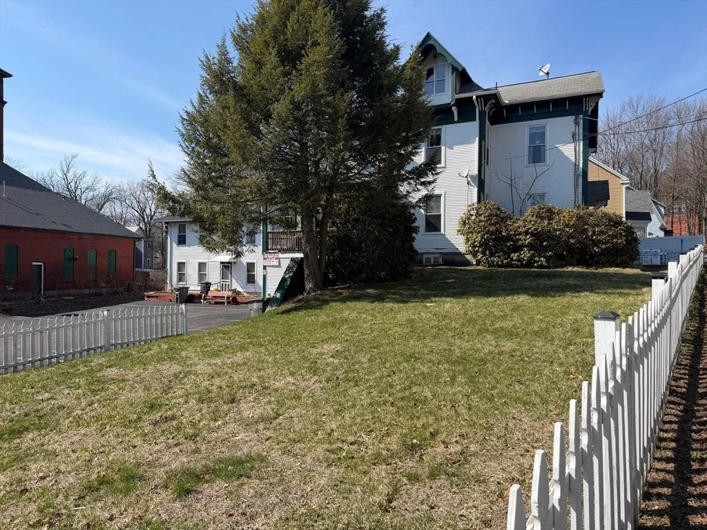 Photo of Unit 2 at 35 Cedar St