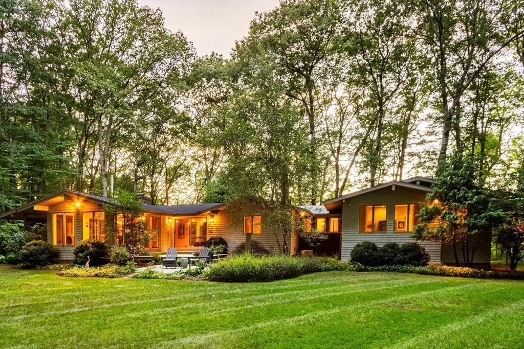 Photo of 221 Pope Rd