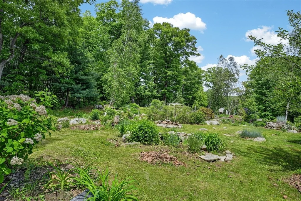 Photo of 9 Ledgewood Dr