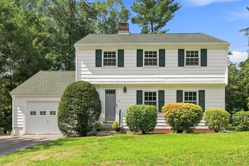 Photo of 6 Cedarview Rd