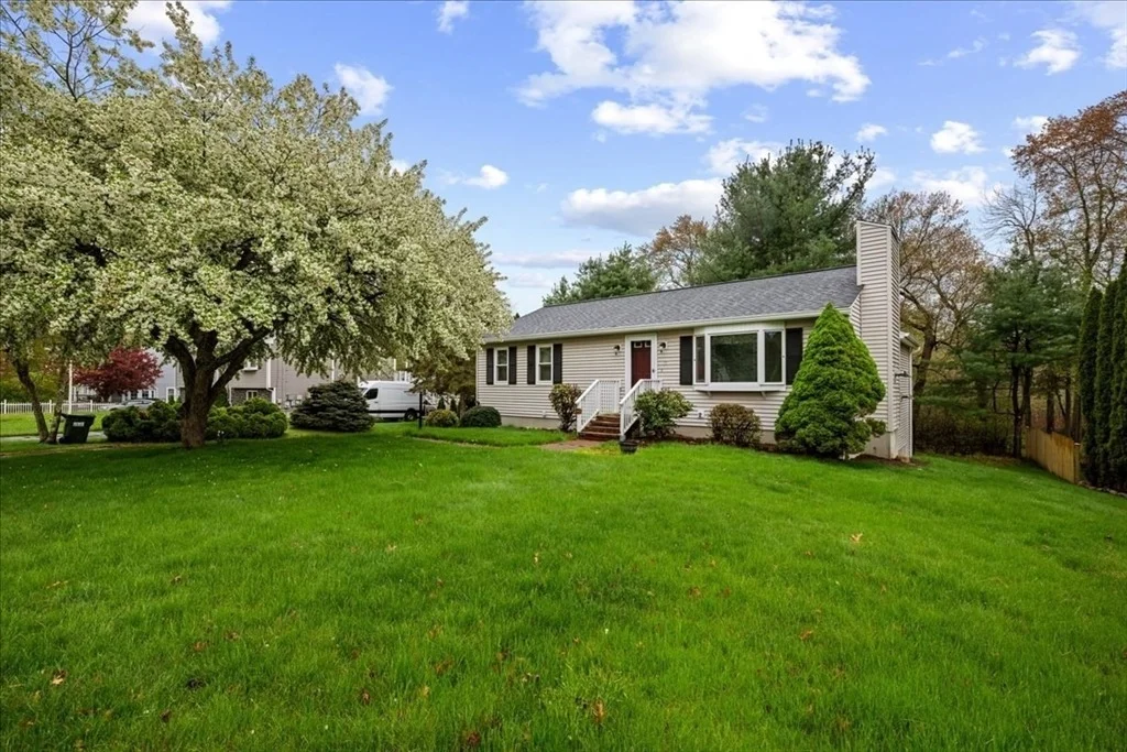 Photo of 11 Riverside Dr