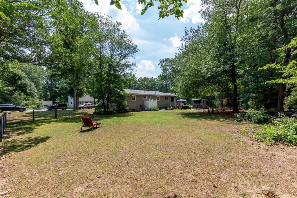 Photo of 19 Brewster Ln