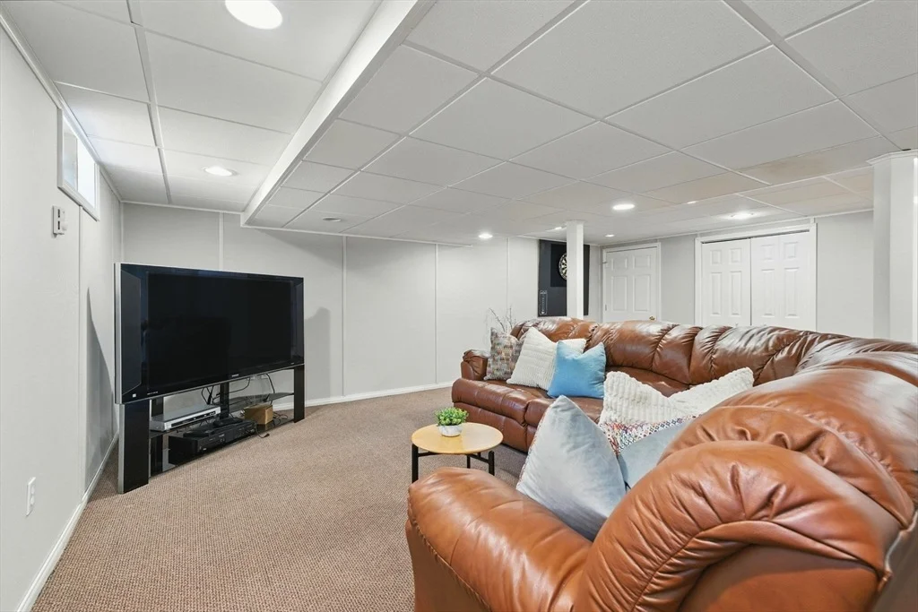 Photo of 8 Eisenhaure Lane