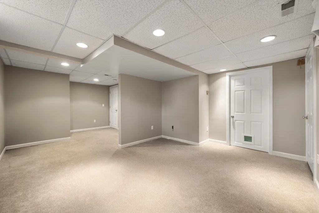 Photo of 35 Nelson Dr