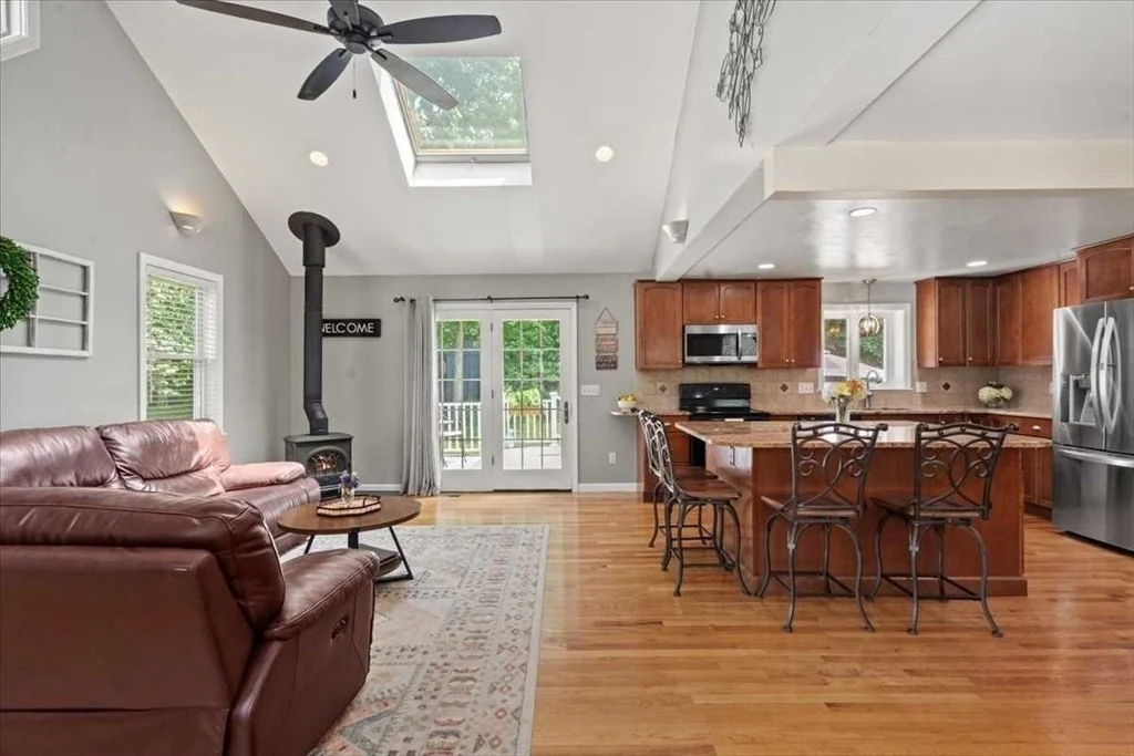 Photo of 7 Caroline Dr