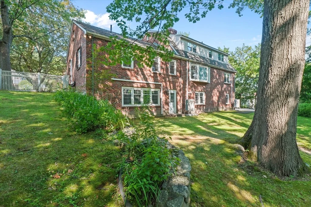 Photo of 162 Starr Ave